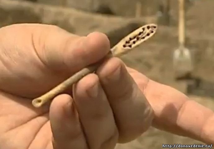 Зубная щётка 14 века из Азака